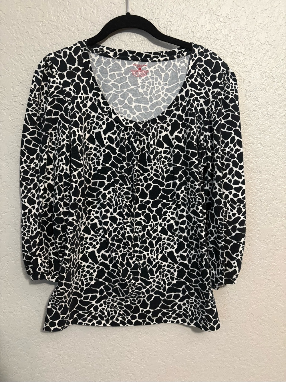 Jones New York Sport Women’s Large Black Ivory Animal Print 3/4 Sleeve Top